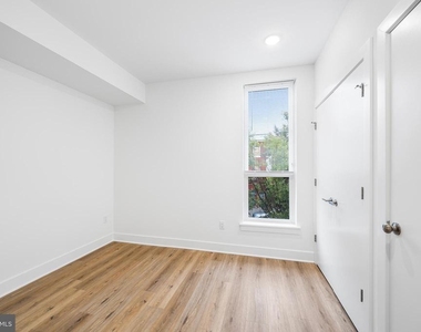 4324 Lancaster Avenue - Photo Thumbnail 9