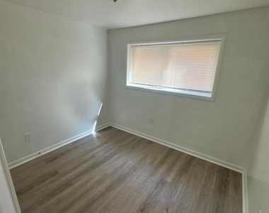 3930 1st Street Se - Photo Thumbnail 3