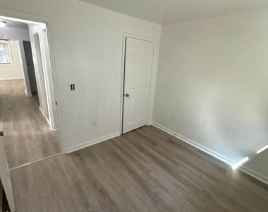 3930 1st Street Se - Photo Thumbnail 5