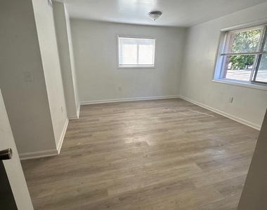 3930 1st Street Se - Photo Thumbnail 7