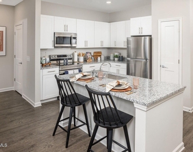 3520 Pinetree Grove Lane - Photo Thumbnail 5