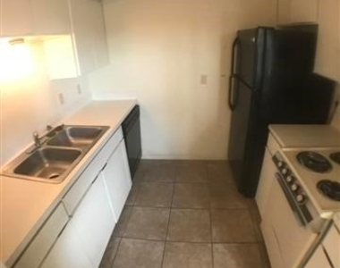 2408 Longview St - Photo Thumbnail 2