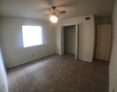 2408 Longview St - Photo Thumbnail 9