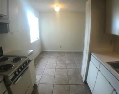 2408 Longview St - Photo Thumbnail 3
