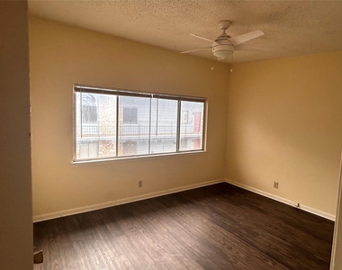 2408 Longview St - Photo Thumbnail 1