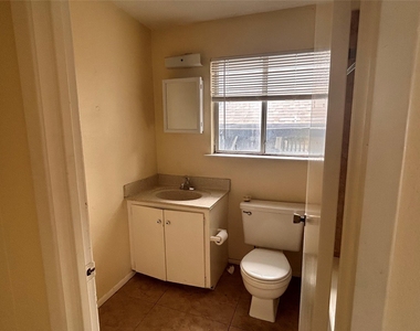2408 Longview St - Photo Thumbnail 7