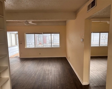2408 Longview St - Photo Thumbnail 5