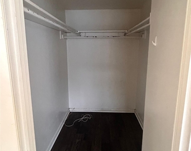 2408 Longview St - Photo Thumbnail 10
