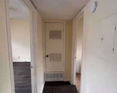 2408 Longview St - Photo Thumbnail 9