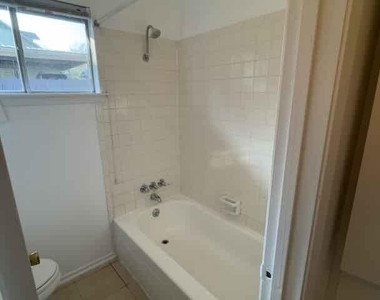 3409 Dolphin Dr - Photo Thumbnail 9