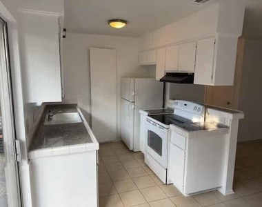 3409 Dolphin Dr - Photo Thumbnail 3