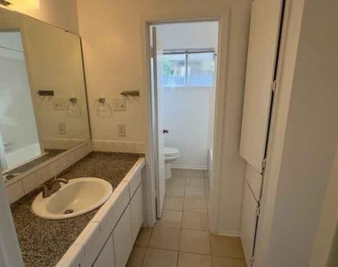 3409 Dolphin Dr - Photo Thumbnail 8
