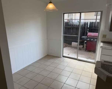 3409 Dolphin Dr - Photo Thumbnail 2