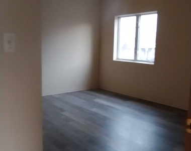 6955 S Normal Street - Photo Thumbnail 7