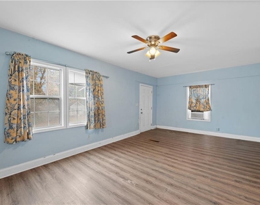 1124 Graymont Drive Sw - Photo Thumbnail 3