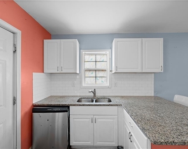 1124 Graymont Drive Sw - Photo Thumbnail 6