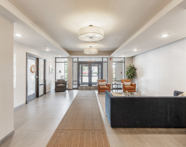 101 W Liberty Street - Photo Thumbnail 16