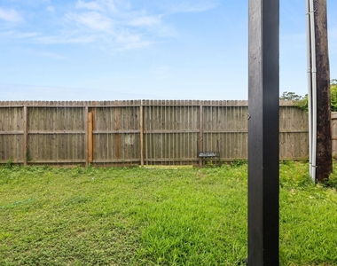8534 Woodlyn Road - Photo Thumbnail 6