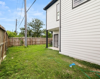 8534 Woodlyn Road - Photo Thumbnail 3