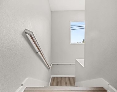 8534 Woodlyn Road - Photo Thumbnail 16