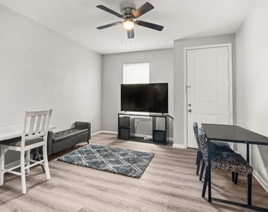8534 Woodlyn Road - Photo Thumbnail 7