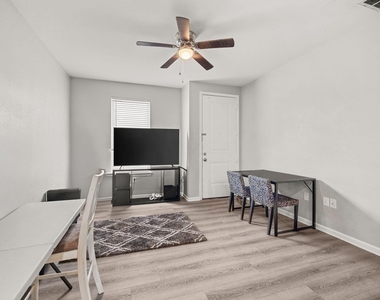 8534 Woodlyn Road - Photo Thumbnail 8