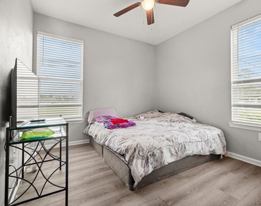 8534 Woodlyn Road - Photo Thumbnail 19