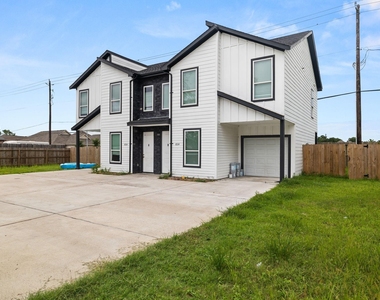 8534 Woodlyn Road - Photo Thumbnail 1