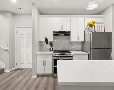 8534 Woodlyn Road - Photo Thumbnail 14