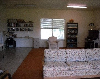 403 Mesquite - Photo Thumbnail 2