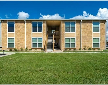 200 Avenue A - Photo Thumbnail 2