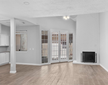 668 N Eldridge Parkway - Photo Thumbnail 4