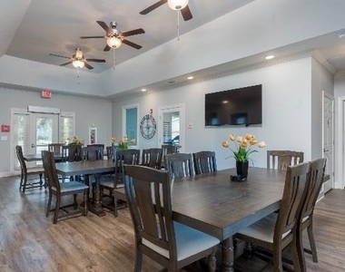 372 Ash Street - Photo Thumbnail 3