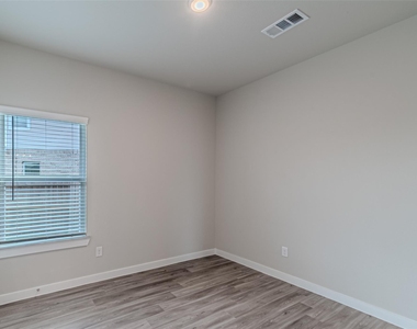 21606 Wave Hollow Drive - Photo Thumbnail 16