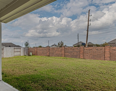 21606 Wave Hollow Drive - Photo Thumbnail 31