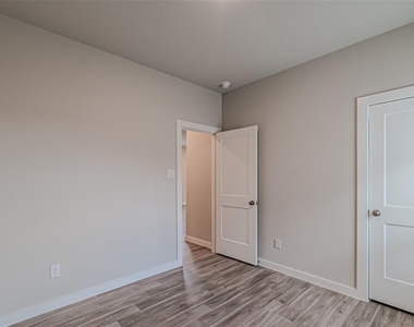 21606 Wave Hollow Drive - Photo Thumbnail 17