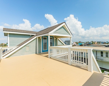 805 Seashell Drive - Photo Thumbnail 18