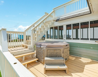 805 Seashell Drive - Photo Thumbnail 17
