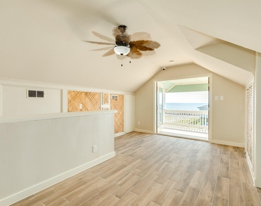 805 Seashell Drive - Photo Thumbnail 13
