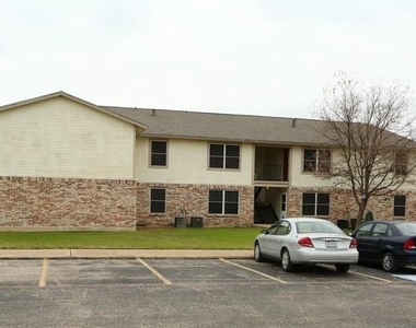 909 W 7th St - Photo Thumbnail 2