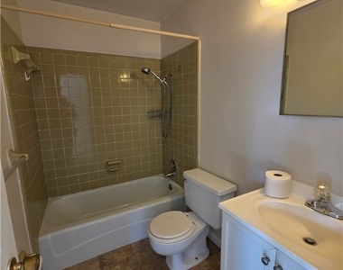 46 Hamlin Court - Photo Thumbnail 4