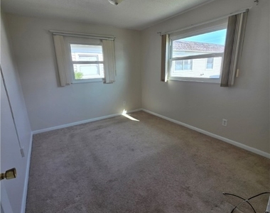46 Hamlin Court - Photo Thumbnail 8