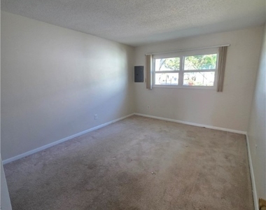 46 Hamlin Court - Photo Thumbnail 6
