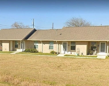 520 E Orange Street - Photo Thumbnail 3