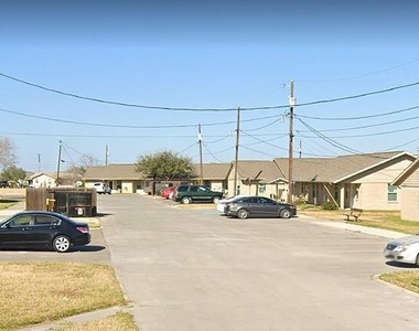 520 E Orange Street - Photo Thumbnail 2