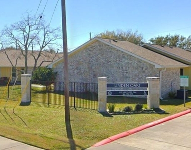 1201 N Live Oak - Photo Thumbnail 5