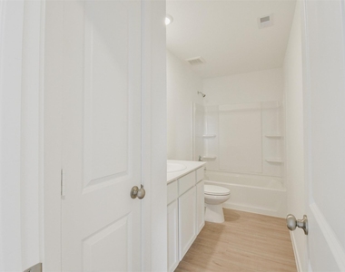 18546 Cepagatti Dr - Photo Thumbnail 32