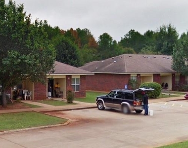 1000 Desoto Drive - Photo Thumbnail 1