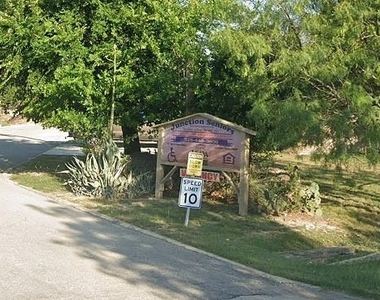 111 Nw Main Street - Photo Thumbnail 5