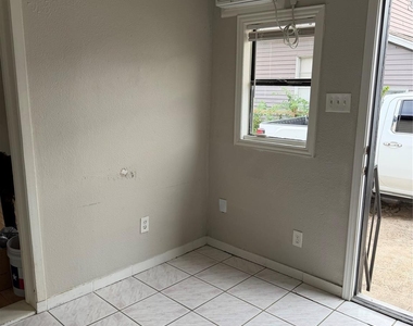 1611 Common Street - Photo Thumbnail 2